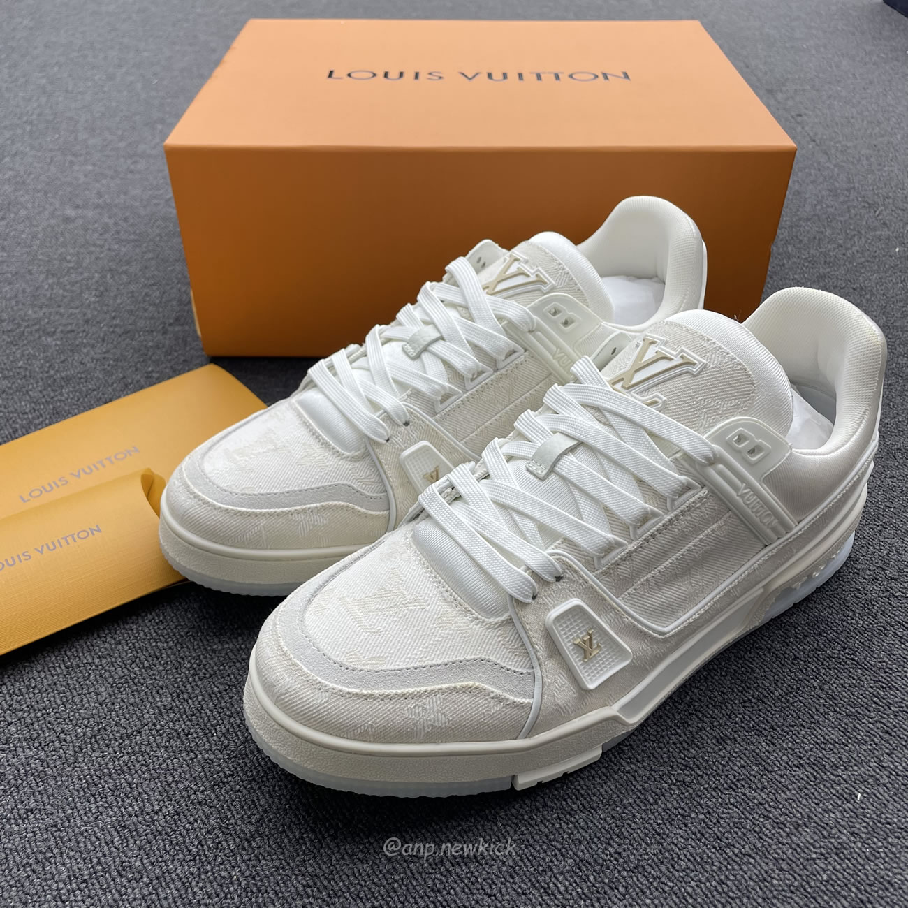 Louis Vuitton Arch Licht Sneaker Beige Cowboy (10) - www.newkick.vip